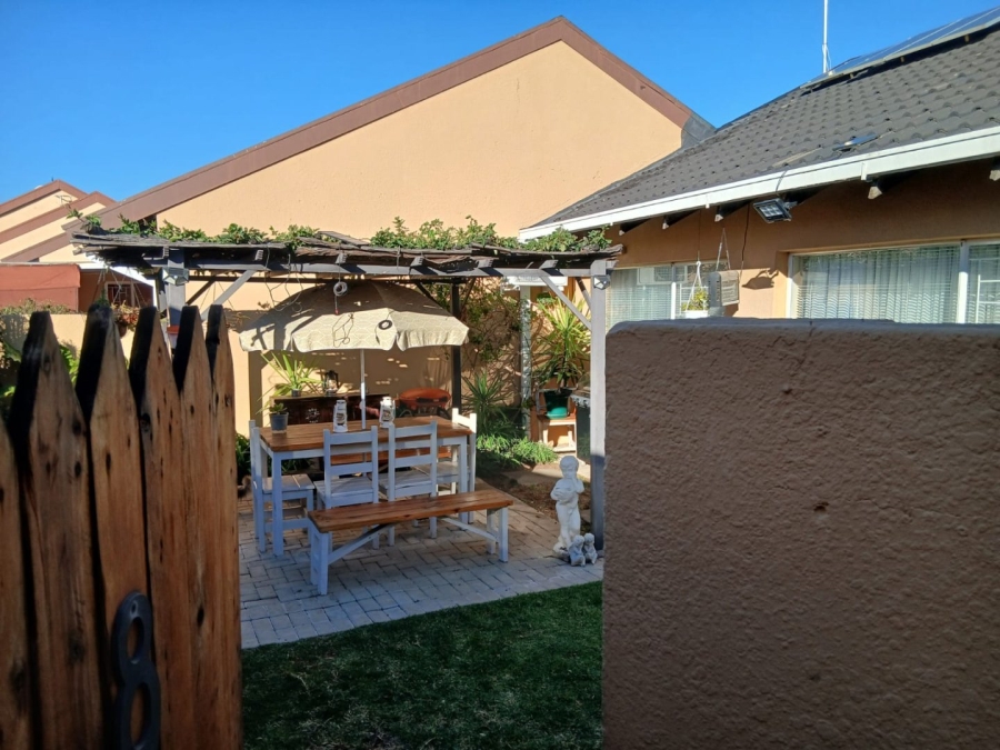 2 Bedroom Property for Sale in Pellissier Free State